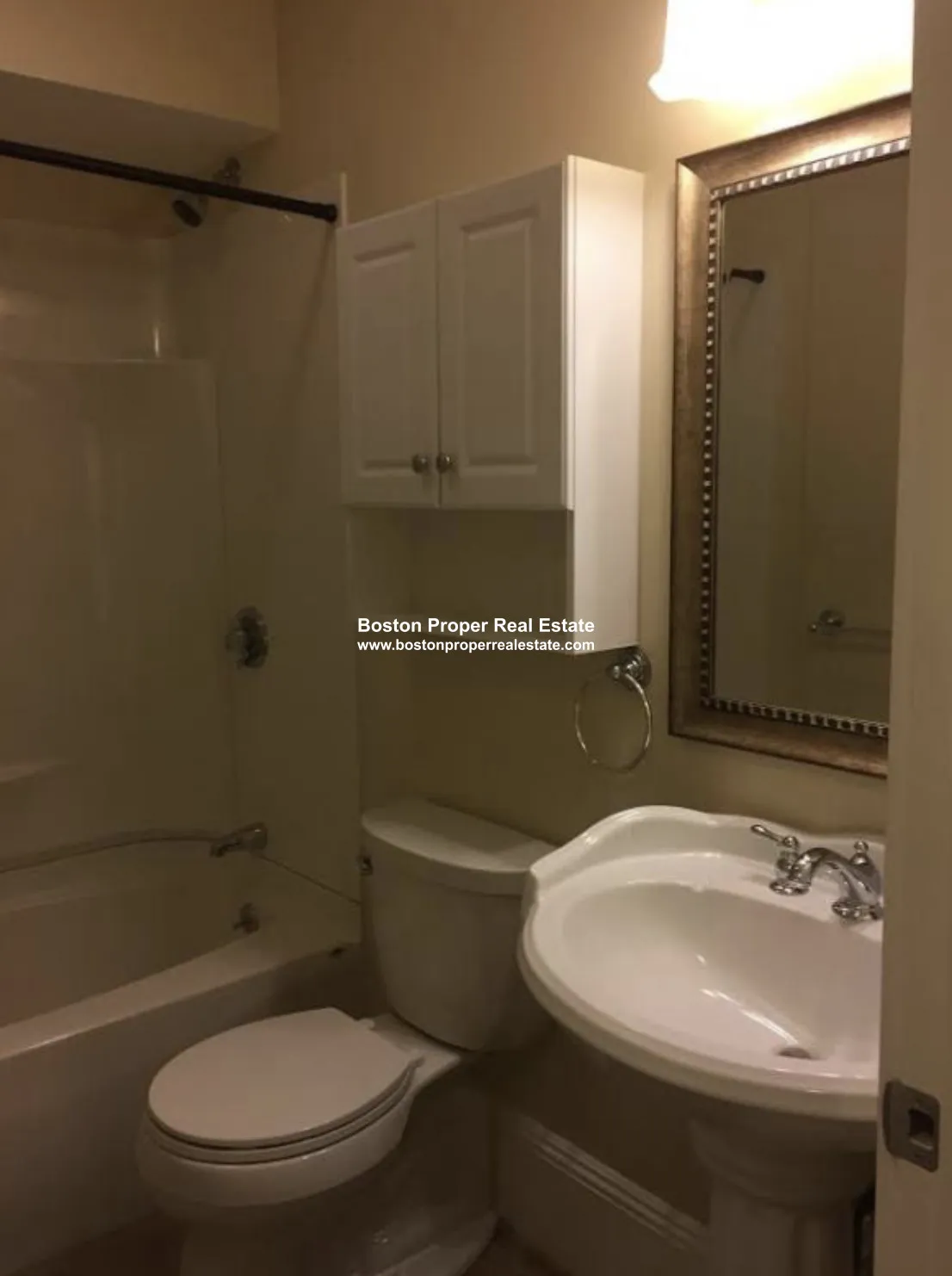 3 bed, 1 bath apartment for rent at 55 Park Dr Unit 1, Fenway — photo 6 of 8