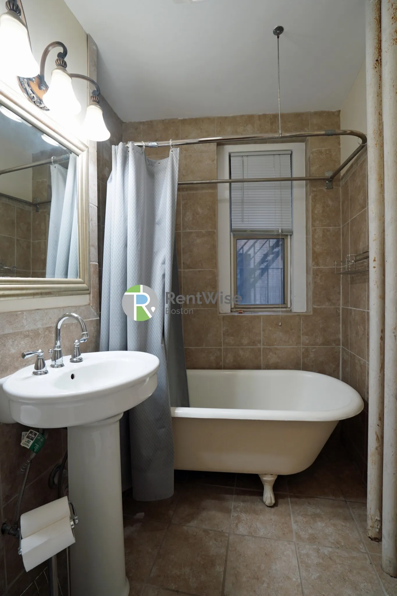 Studio bed, 1 bath apartment for rent at 55 Park Dr Unit 9, Fenway — photo 8 of 15