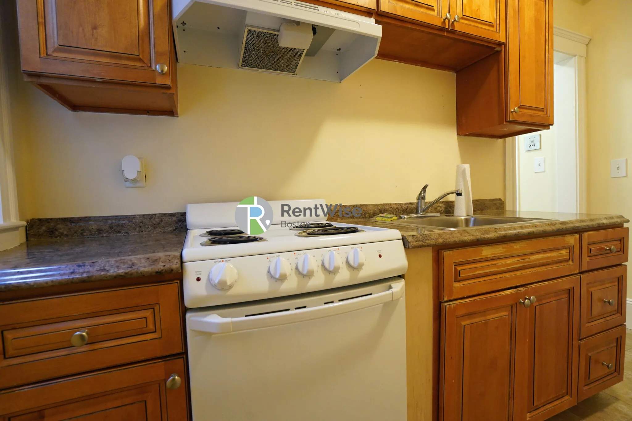 Studio bed, 1 bath apartment for rent at 55 Park Dr Unit 9, Fenway — photo 6 of 15