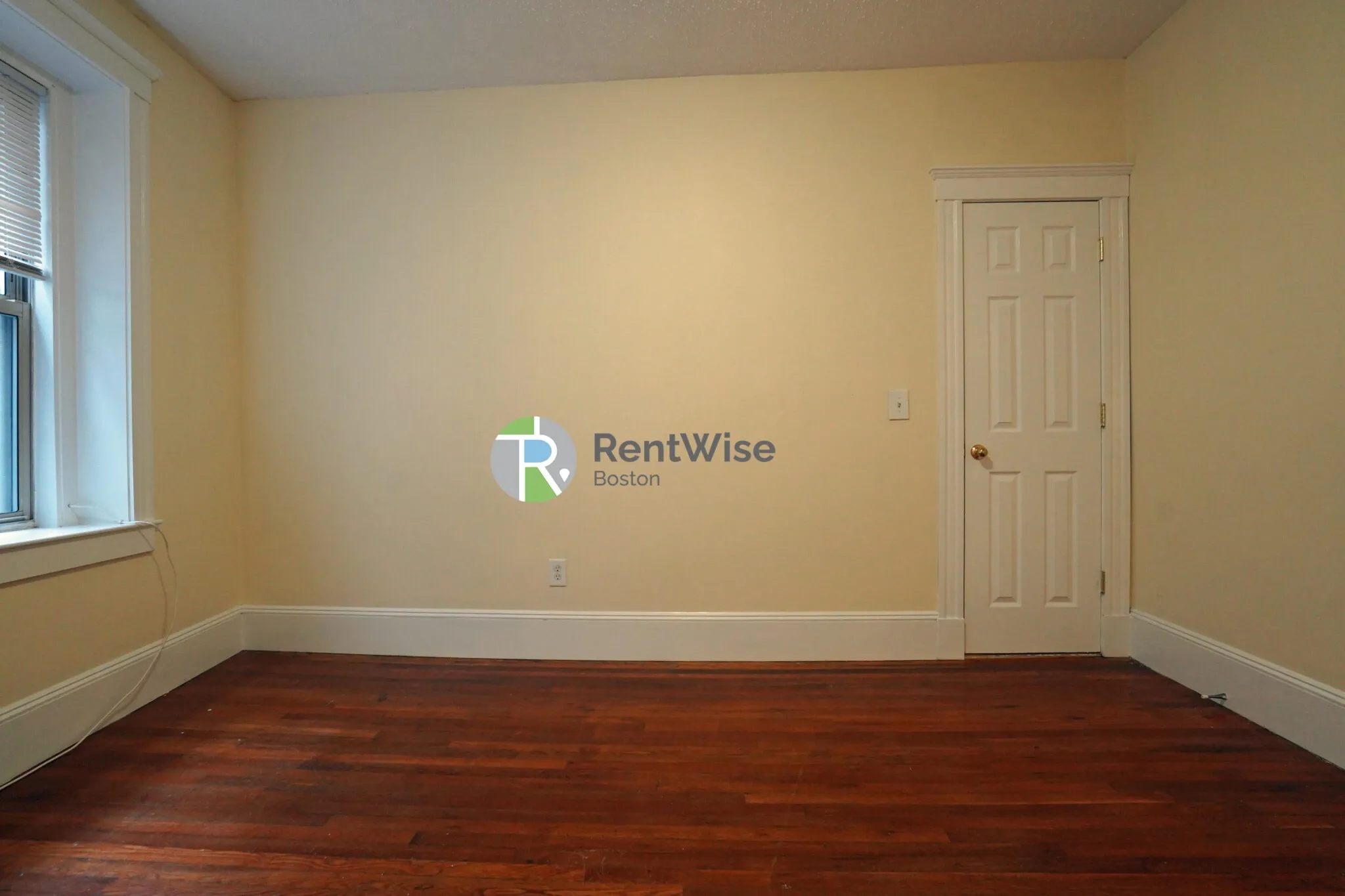 Studio bed, 1 bath apartment for rent at 55 Park Dr Unit 9, Fenway — photo 2 of 15