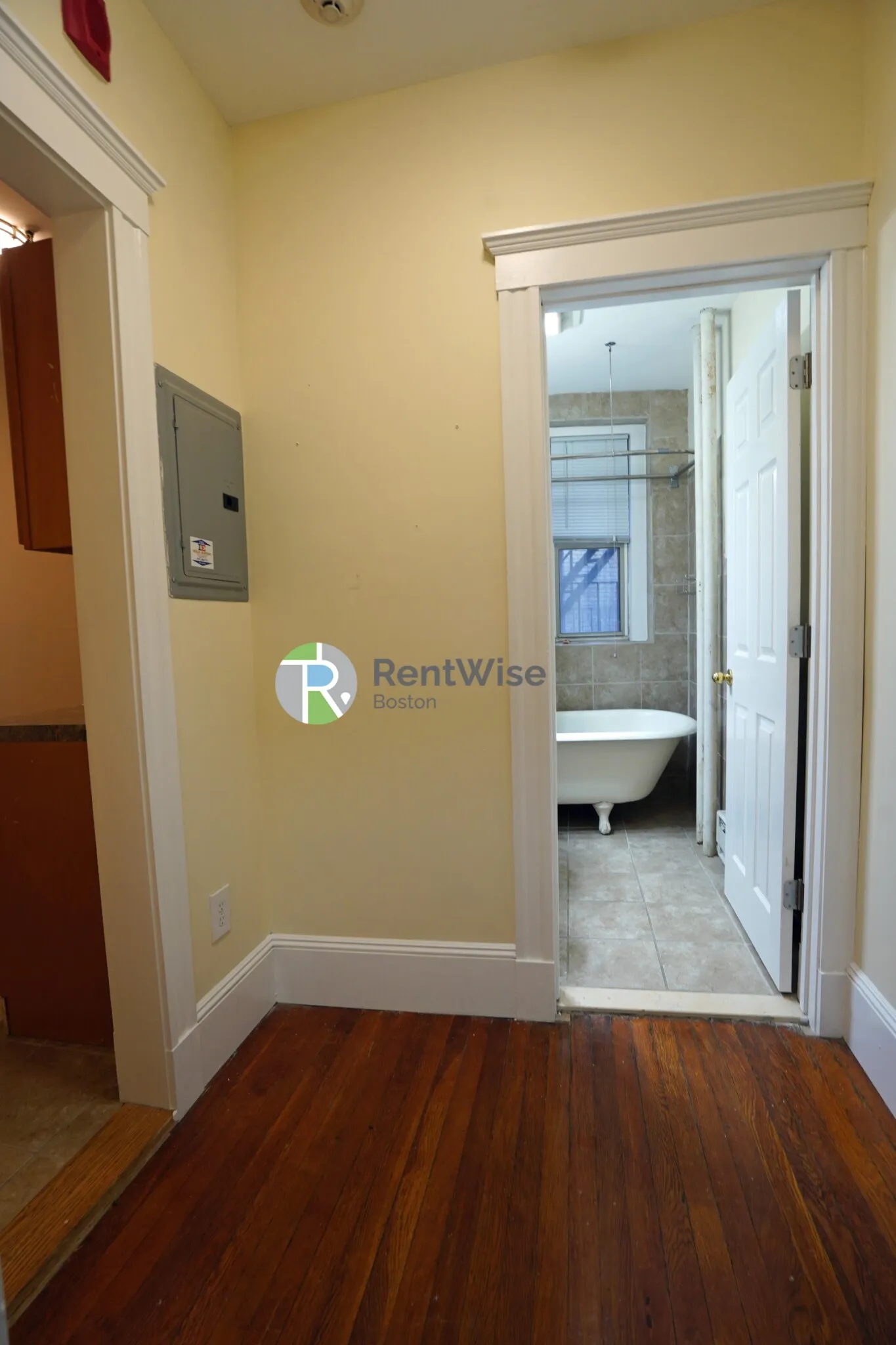 Studio bed, 1 bath apartment for rent at 55 Park Dr Unit 9, Fenway — photo 7 of 15