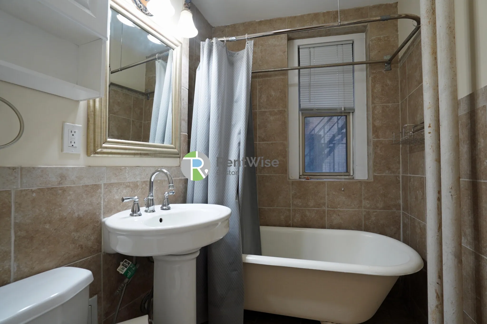 Studio bed, 1 bath apartment for rent at 55 Park Dr Unit 9, Fenway — photo 9 of 15