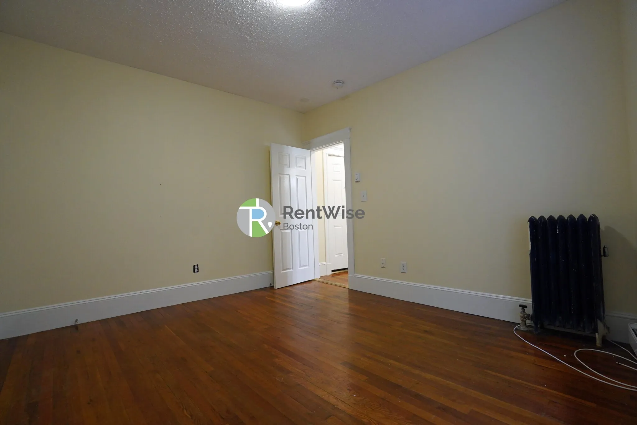 Studio bed, 1 bath apartment for rent at 55 Park Dr Unit 9, Fenway — photo 4 of 15