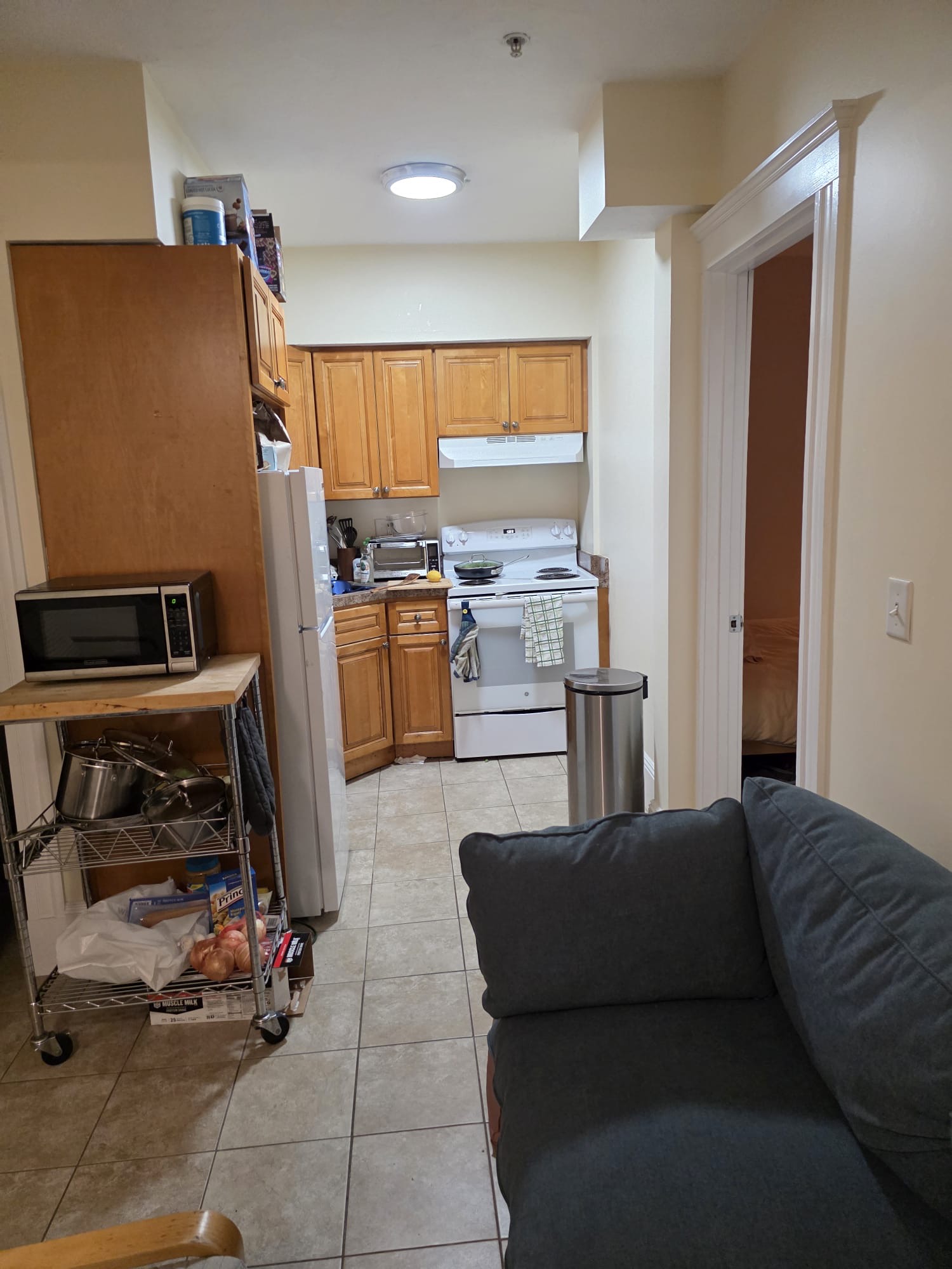 3 bed, 1 bath apartment for rent at 55 Park Dr Unit G-2, Fenway — photo 3 of 11