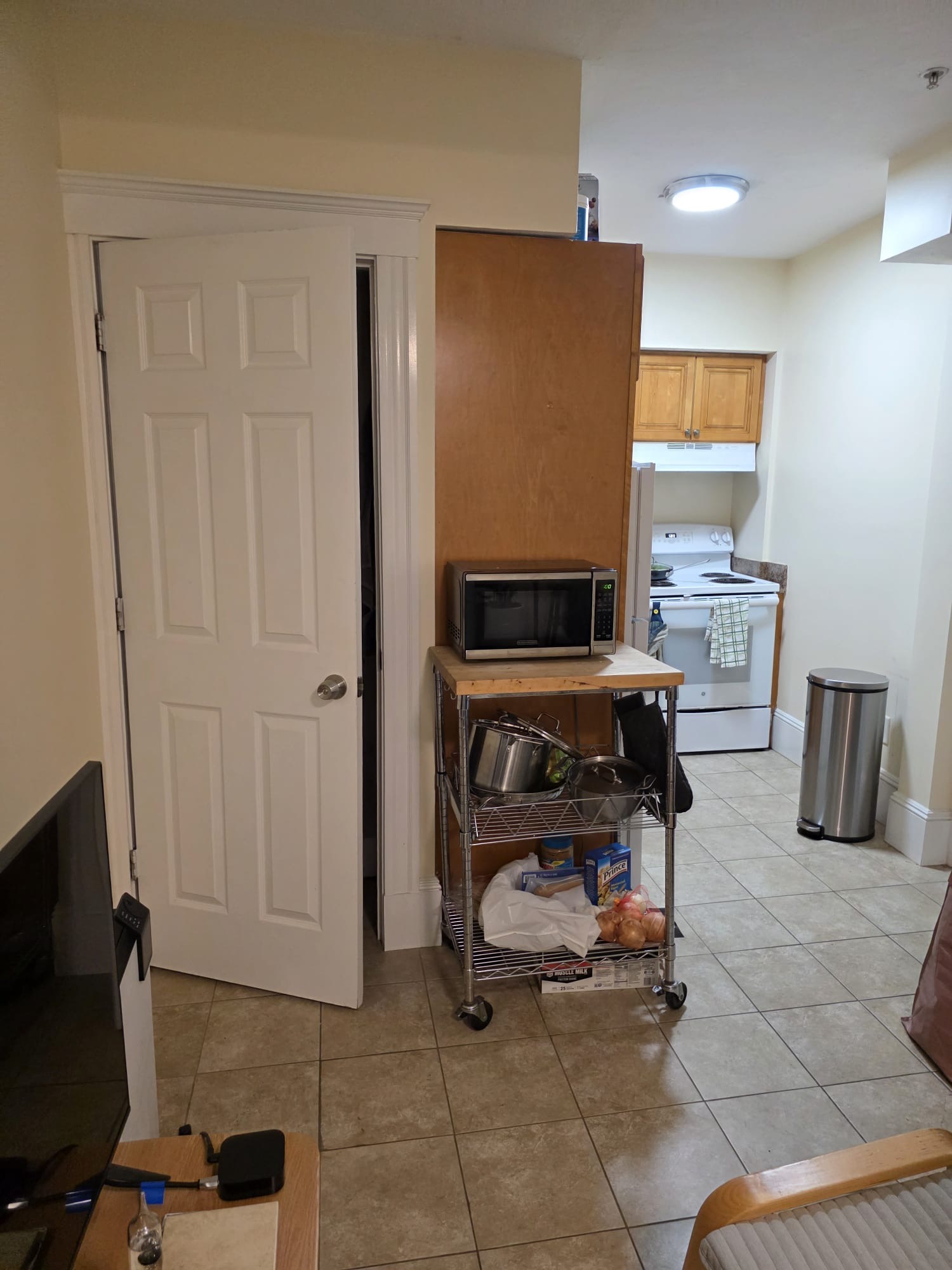 3 bed, 1 bath apartment for rent at 55 Park Dr Unit G-2, Fenway — photo 8 of 11