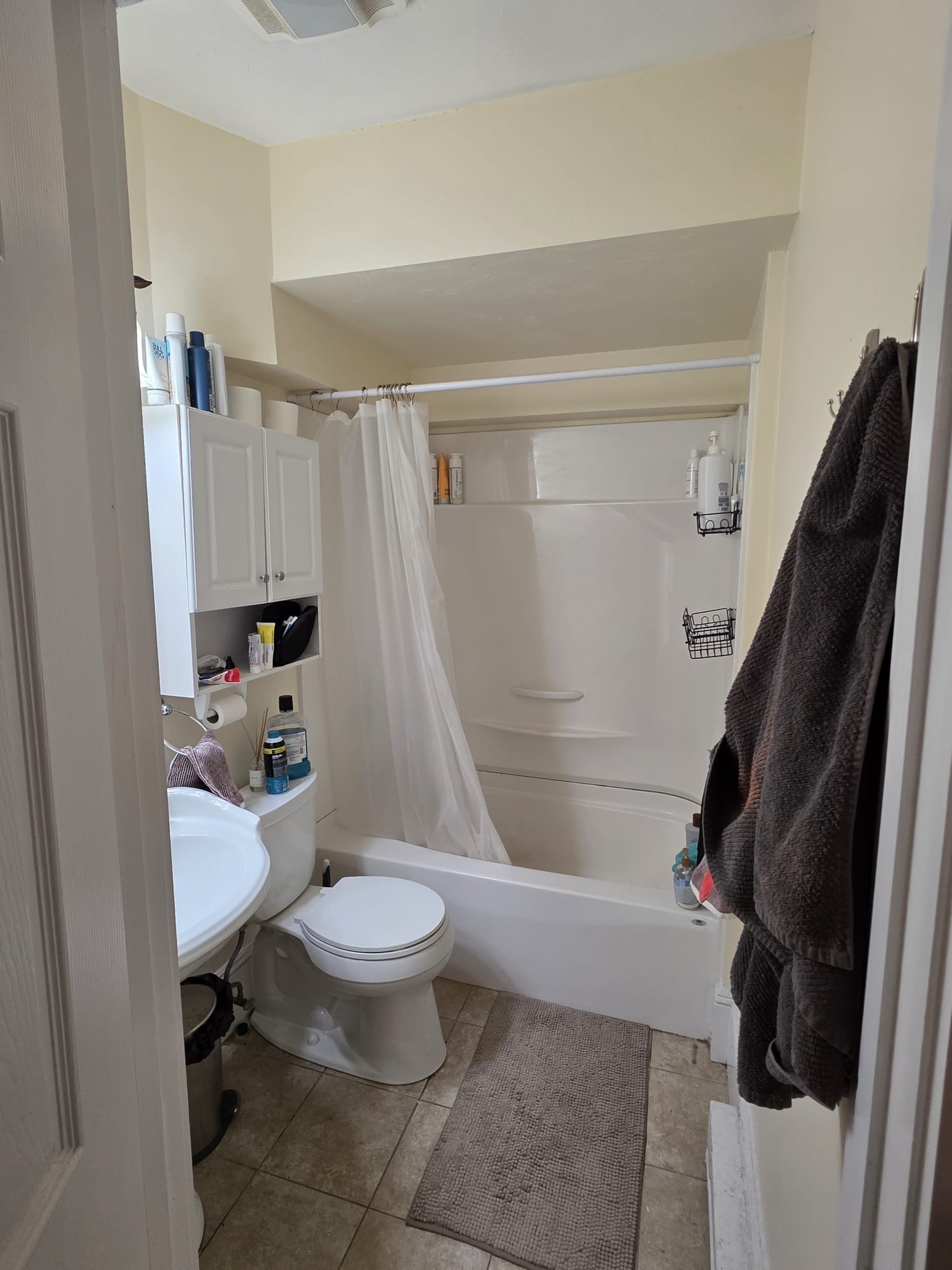 3 bed, 1 bath apartment for rent at 55 Park Dr Unit G-2, Fenway — photo 6 of 11