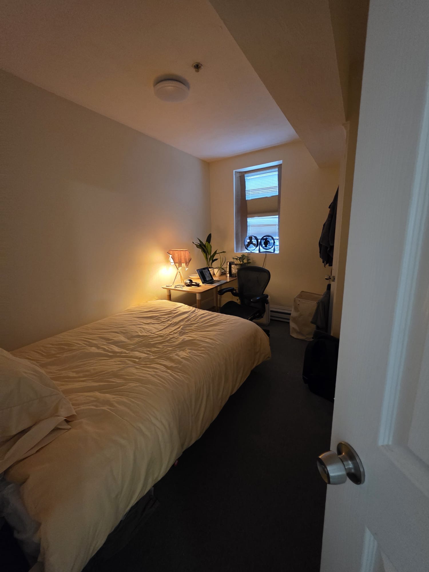 3 bed, 1 bath apartment for rent at 55 Park Dr Unit G-2, Fenway — photo 1 of 11