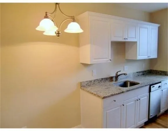 1 bed, 1 bath apartment for rent at 55 Phillips St Unit 7, Beacon Hill — photo 8 of 12