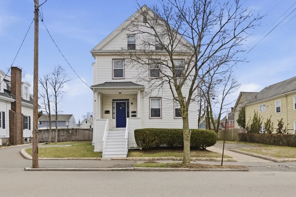 2 bed, 1 bath apartment for rent at 55 Pine St Unit 2, Swampscott