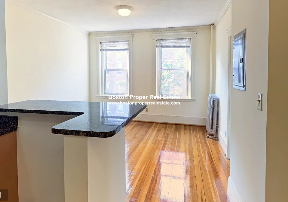 1 bed, 1 bath apartment for rent at 55 Queensberry St Unit 16, Fenway