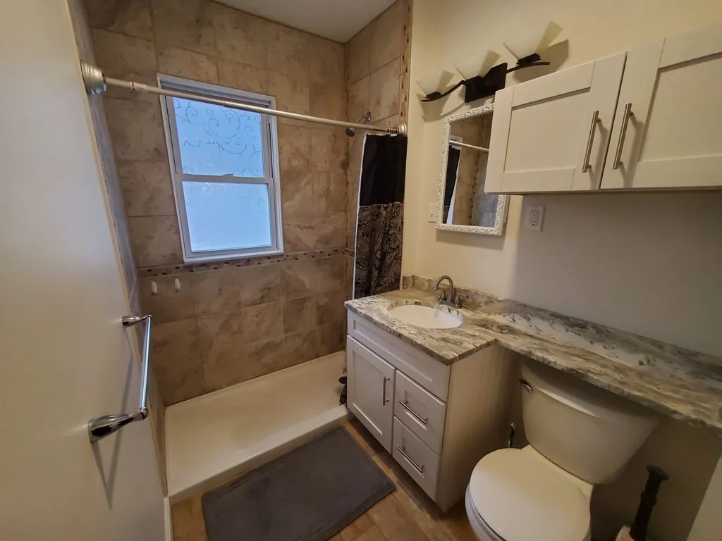 2 bed, 1 bath apartment for rent at 55 Rich St Unit 55, Banks Square — photo 13 of 13