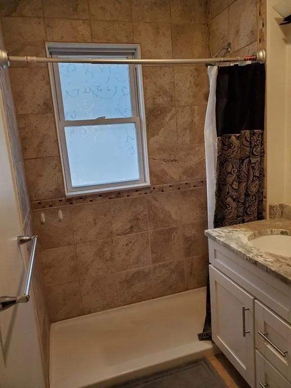 2 bed, 1 bath apartment for rent at 55 Rich St Unit 55, Banks Square — photo 10 of 13