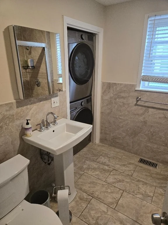 3 bed, 1 bath apartment for rent at 55 Rocklan Av Unit 4, Malden — photo 8 of 10
