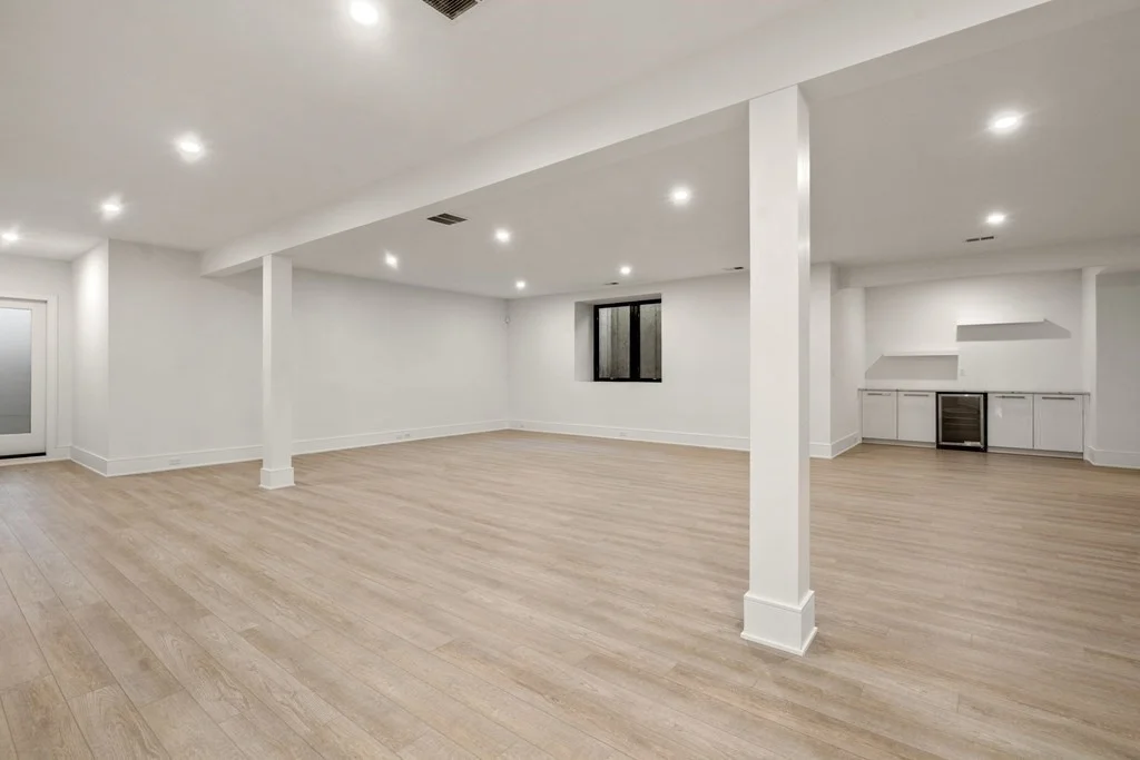 6 bed, 4+ bath apartment for rent at 55 Rosalie Rd, Chestnut Hill — photo 29 of 40