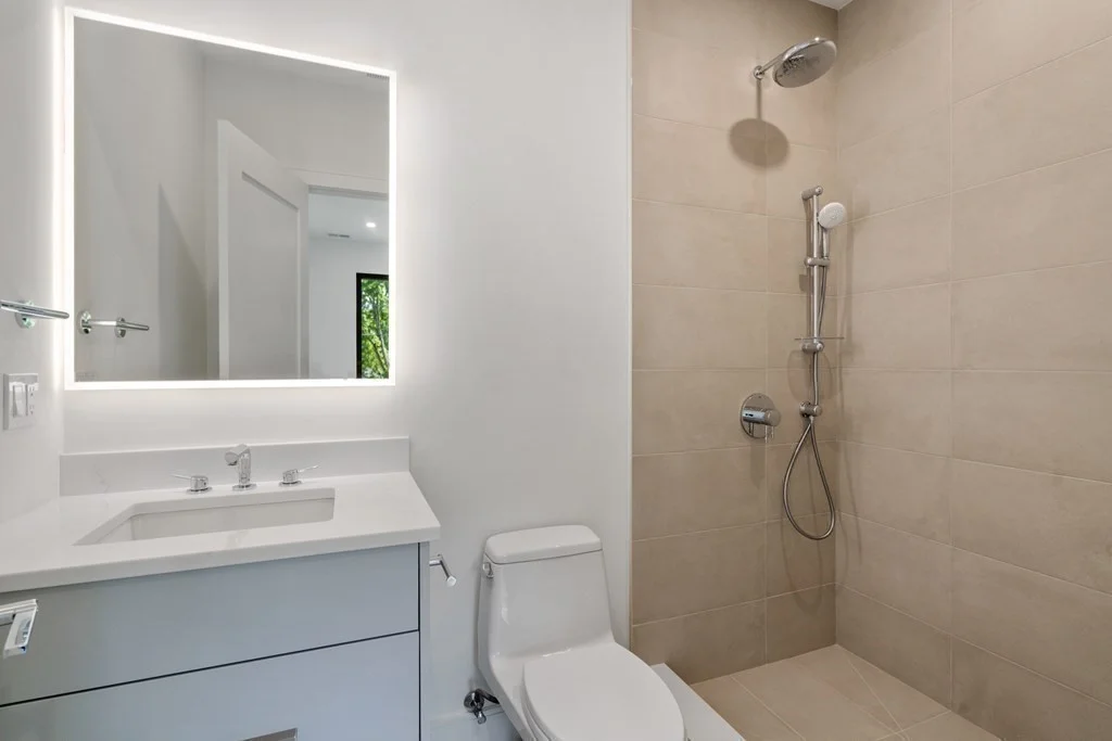 6 bed, 4+ bath apartment for rent at 55 Rosalie Rd, Chestnut Hill — photo 25 of 40