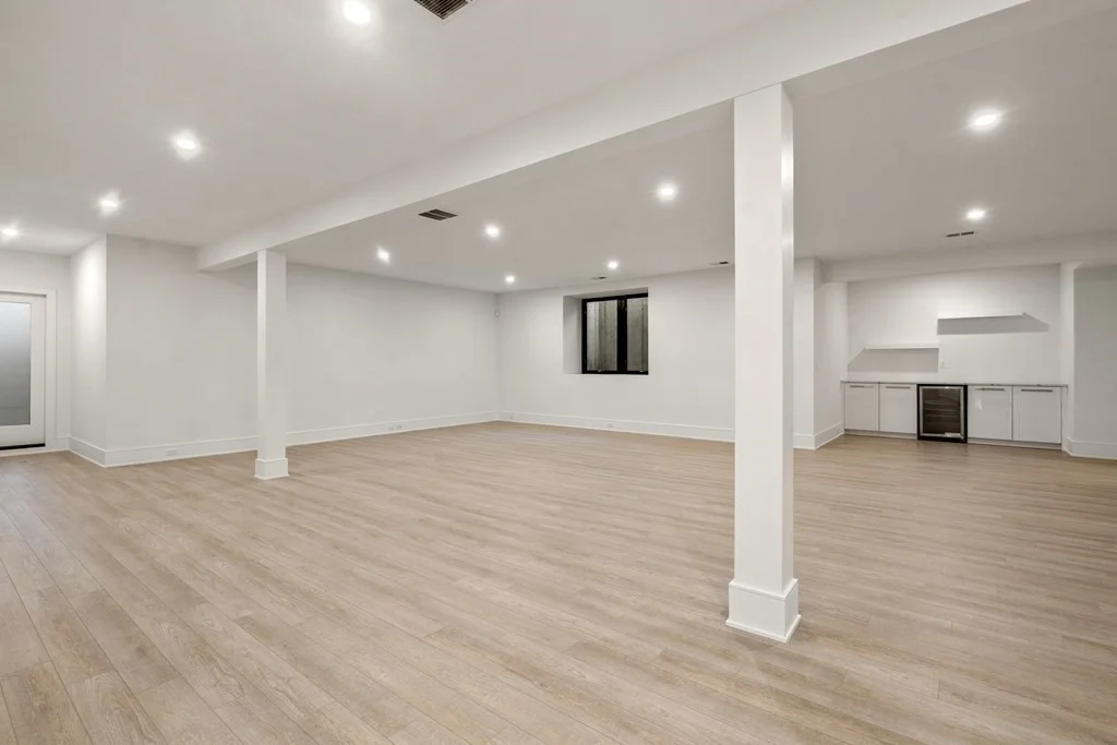 6 bed, 4+ bath apartment for rent at 55 Rosalie Rd, Chestnut Hill — photo 36 of 40