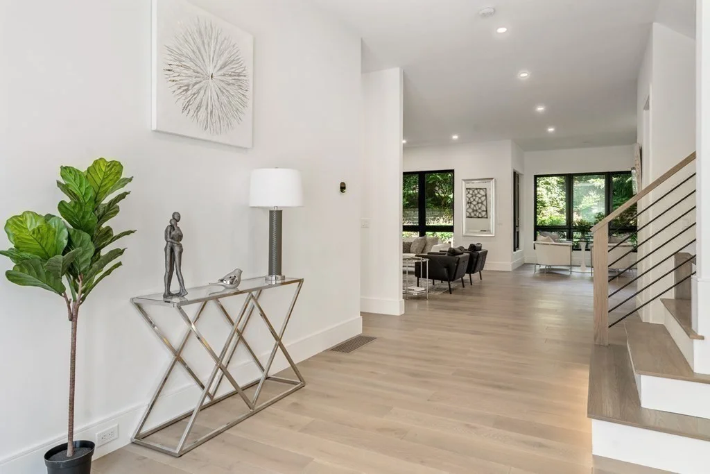 6 bed, 4+ bath apartment for rent at 55 Rosalie Rd, Chestnut Hill — photo 3 of 40
