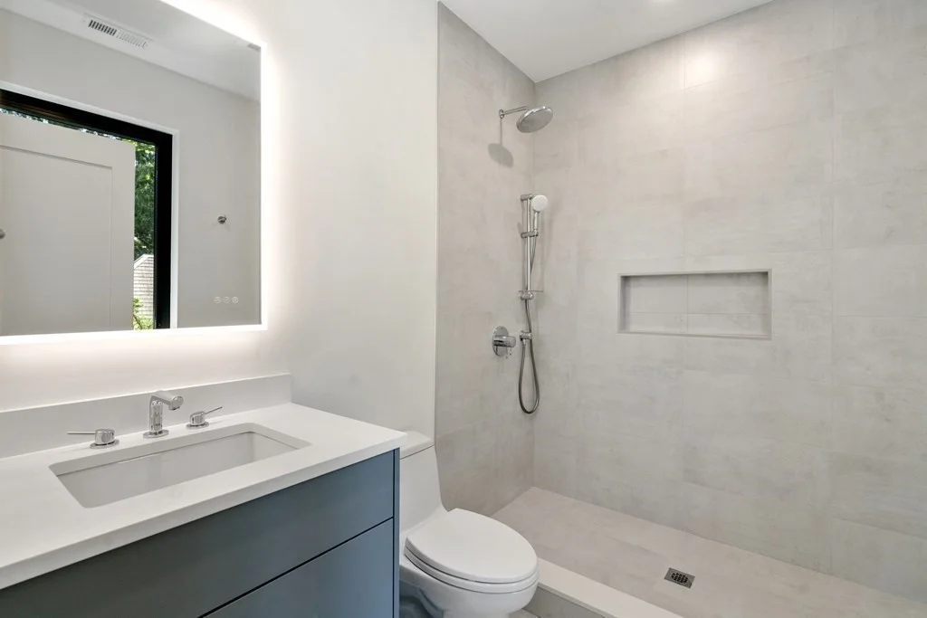 6 bed, 4+ bath apartment for rent at 55 Rosalie Rd, Chestnut Hill — photo 23 of 40