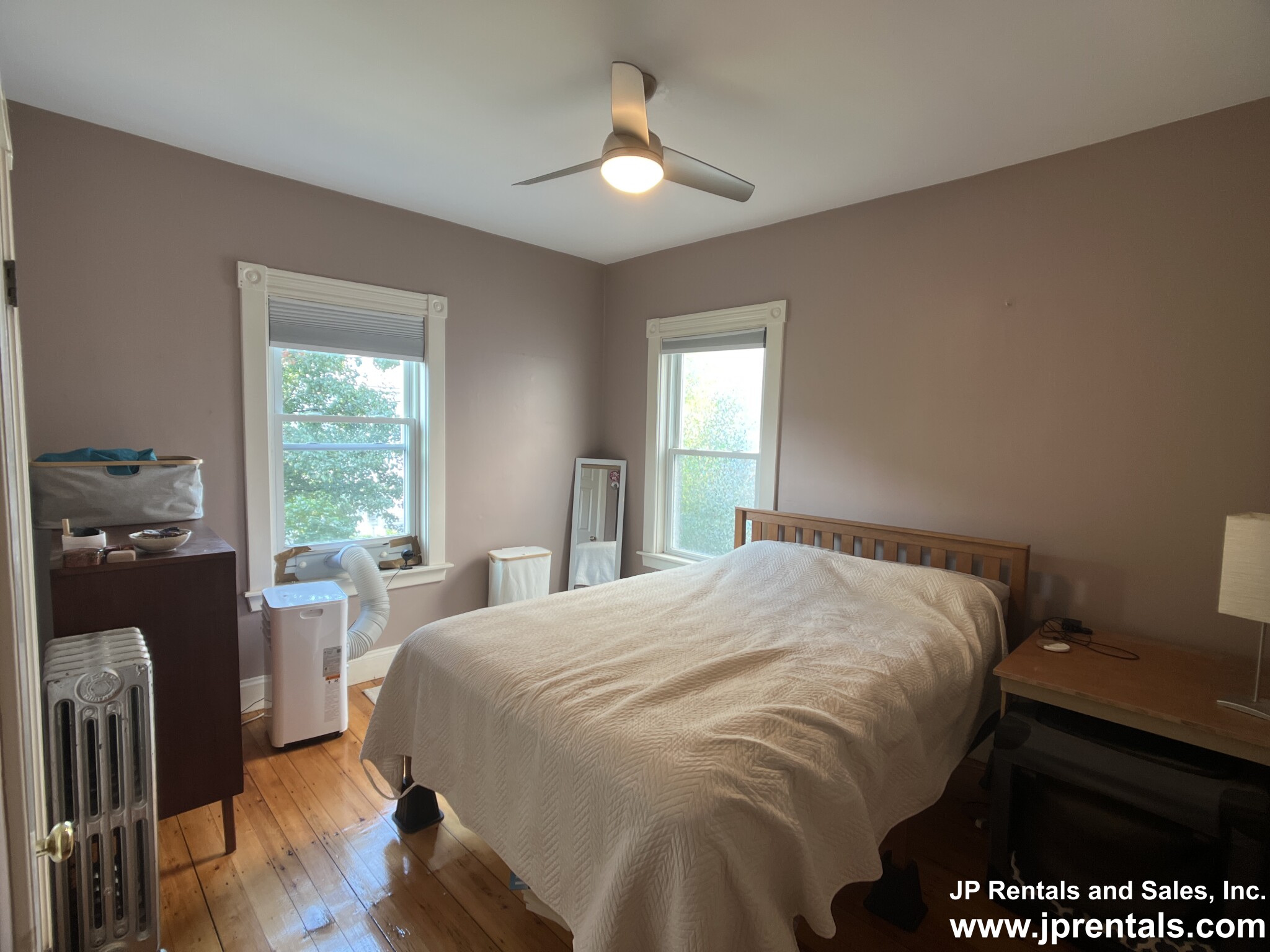 3 bed, 1 bath apartment for rent at 55 Rossmore Rd Unit 2, Jamaica Plain — photo 7 of 20