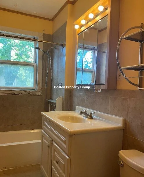 3 bed, 1 bath apartment for rent at 55 Sacramento St Unit 11, Baldwin — photo 9 of 9