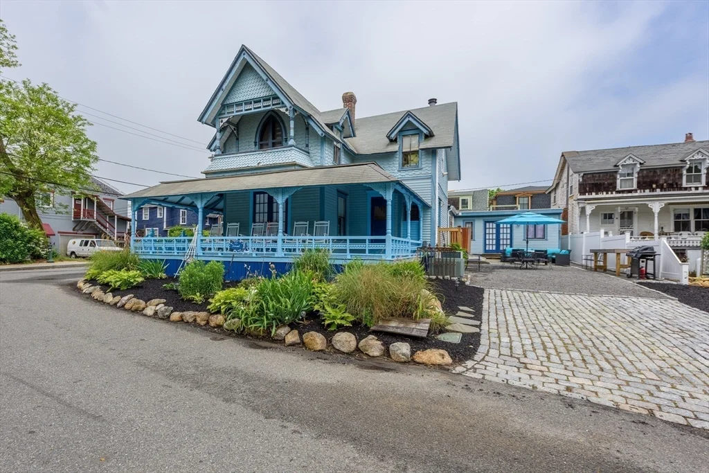 5 bed, 3 bath apartment for rent at 55 Samoset Ave, Oak Bluffs — photo 19 of 22