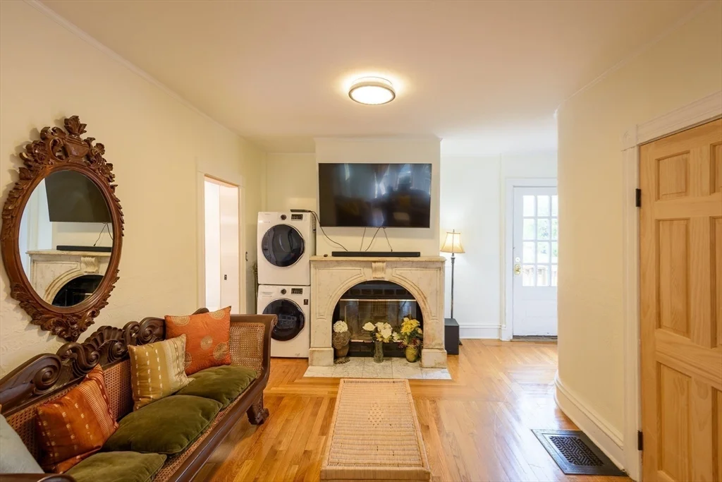 5 bed, 3 bath apartment for rent at 55 Samoset Ave, Oak Bluffs — photo 8 of 22