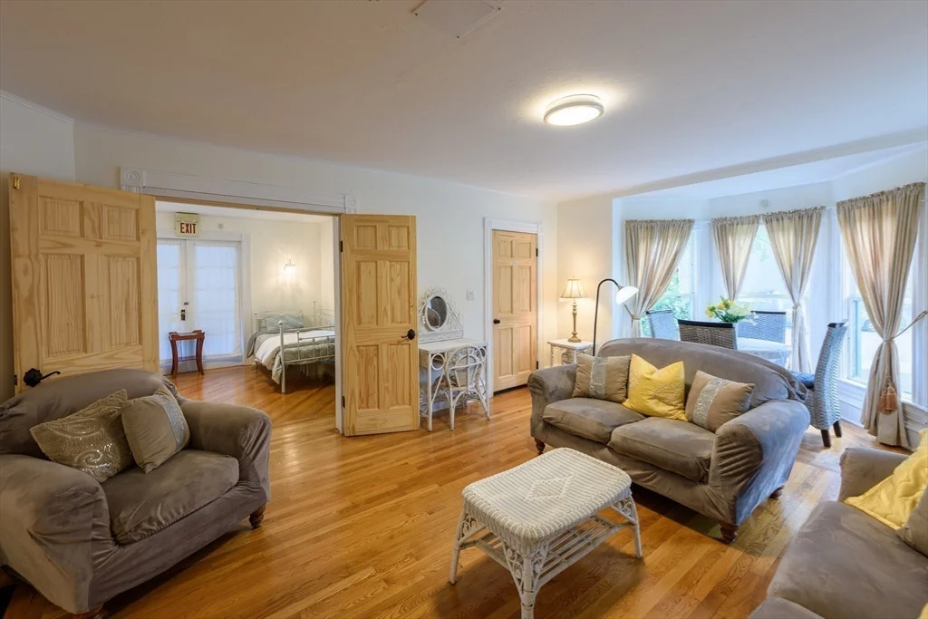 5 bed, 3 bath apartment for rent at 55 Samoset Ave, Oak Bluffs — photo 7 of 22