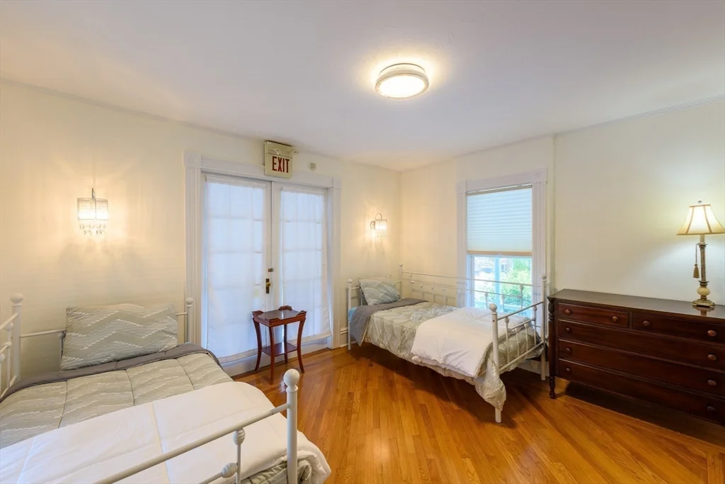 5 bed, 3 bath apartment for rent at 55 Samoset Ave, Oak Bluffs — photo 10 of 22