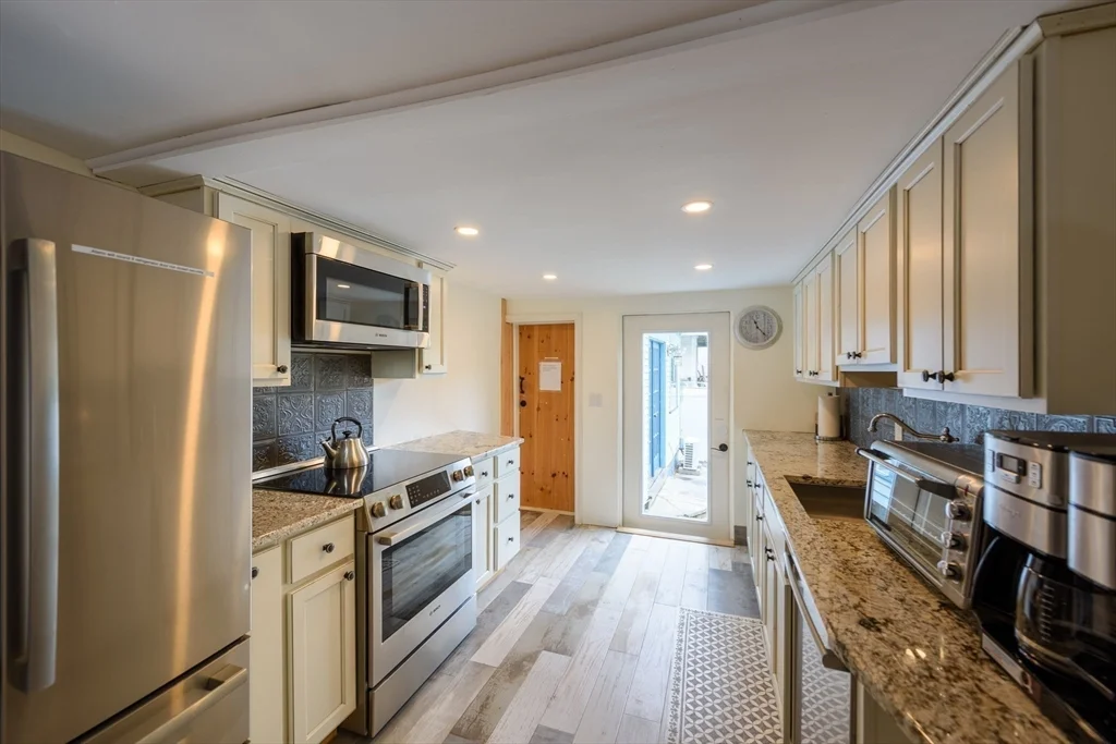 5 bed, 3 bath apartment for rent at 55 Samoset Ave, Oak Bluffs — photo 11 of 22