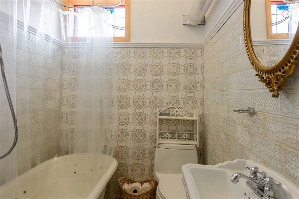 5 bed, 3 bath apartment for rent at 55 Samoset Ave, Oak Bluffs — photo 16 of 22