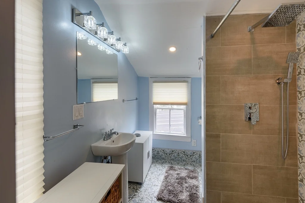 5 bed, 3 bath apartment for rent at 55 Samoset Ave, Oak Bluffs — photo 14 of 22