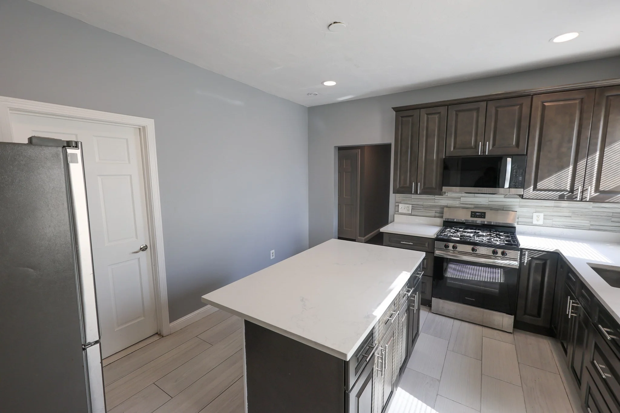 3 bed, 1 bath apartment for rent at 55 Savin St Unit 3, Roxbury — photo 5 of 27