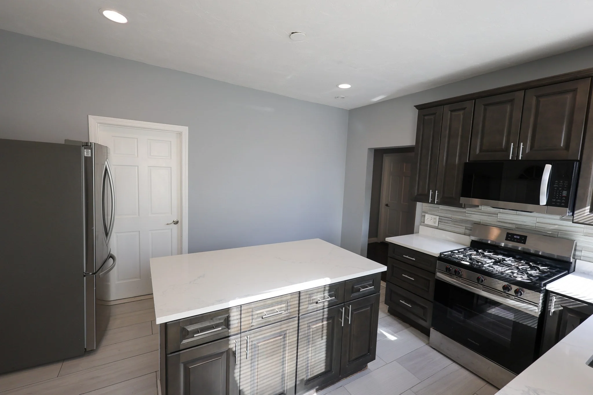 3 bed, 1 bath apartment for rent at 55 Savin St Unit 3, Roxbury — photo 2 of 27