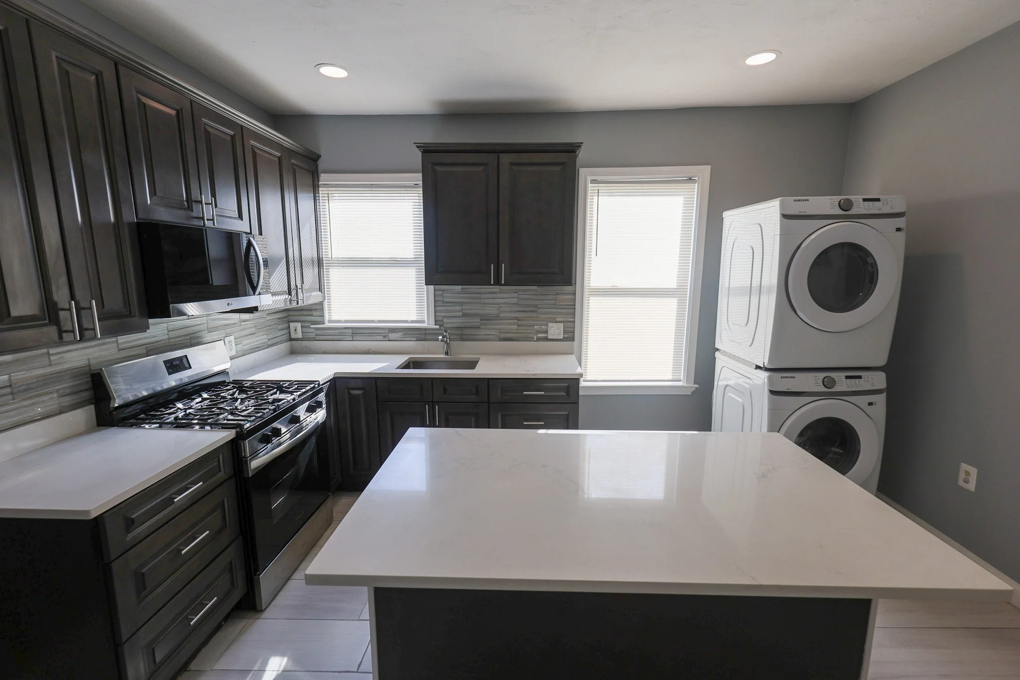 3 bed, 1 bath apartment for rent at 55 Savin St Unit 3, Roxbury — photo 3 of 27
