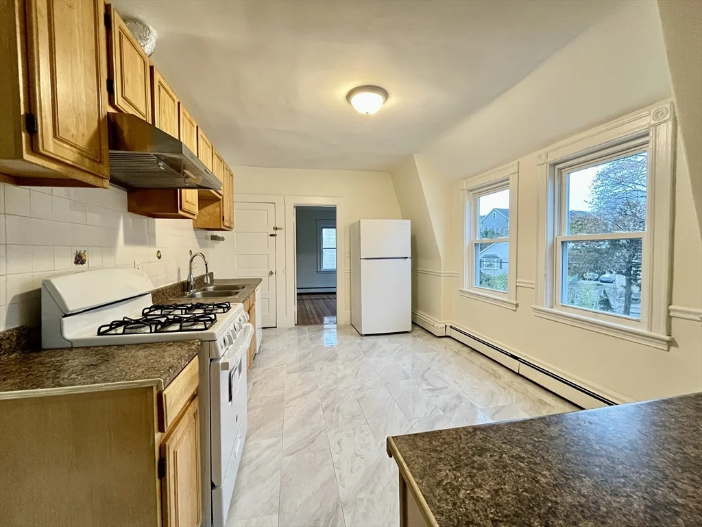 3 bed, 1 bath apartment for rent at 55 Scammell Unit 2, Quincy — photo 5 of 18