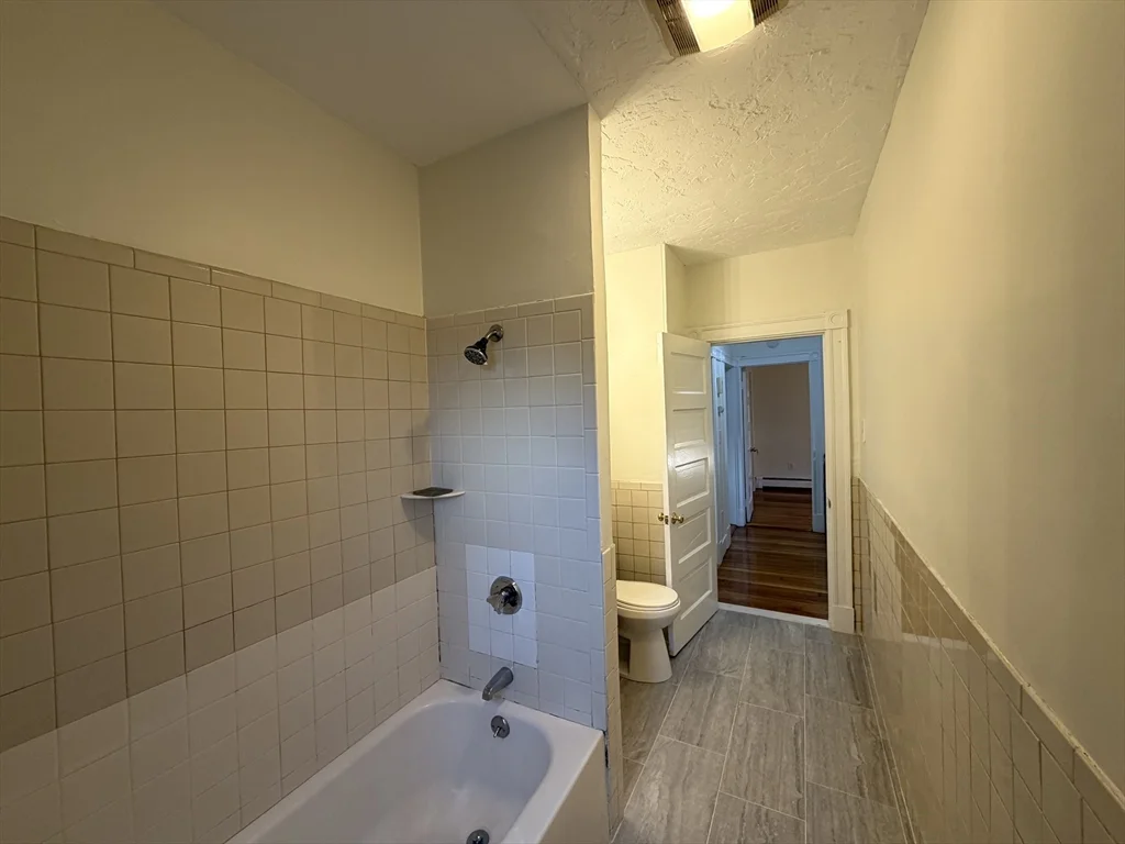 3 bed, 1 bath apartment for rent at 55 Scammell Unit 2, Quincy — photo 8 of 18