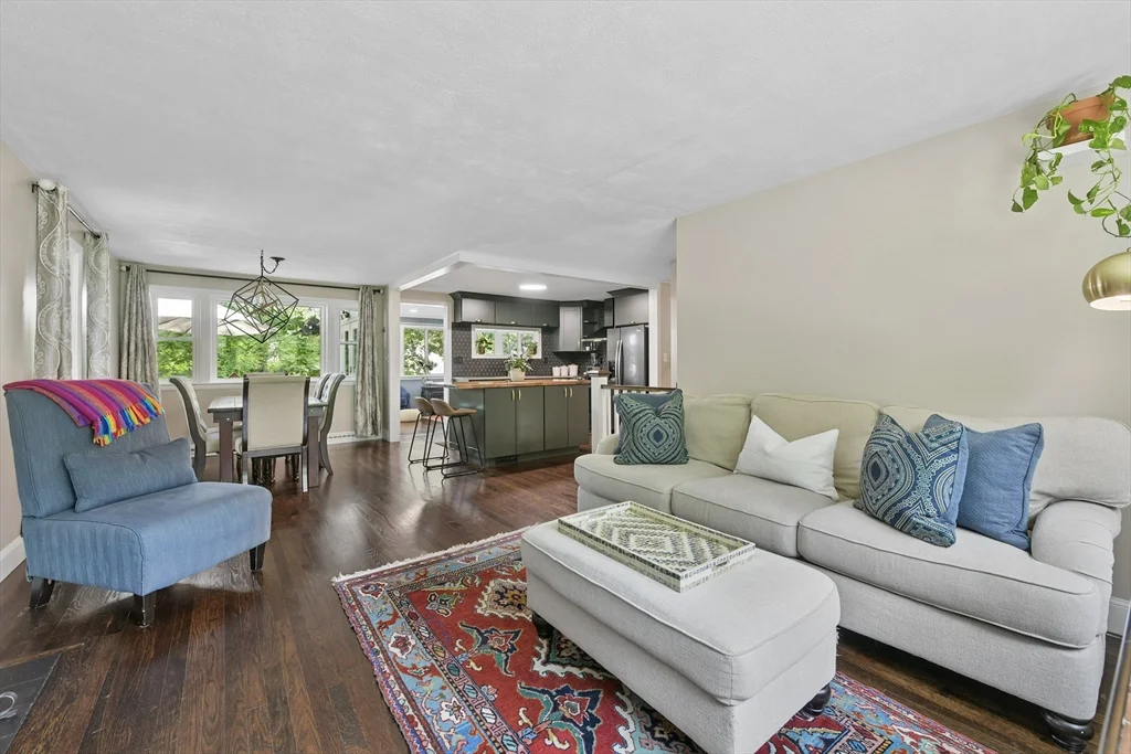 3 bed, 2 bath apartment for rent at 55 Stone Rd, Arlington — photo 4 of 32