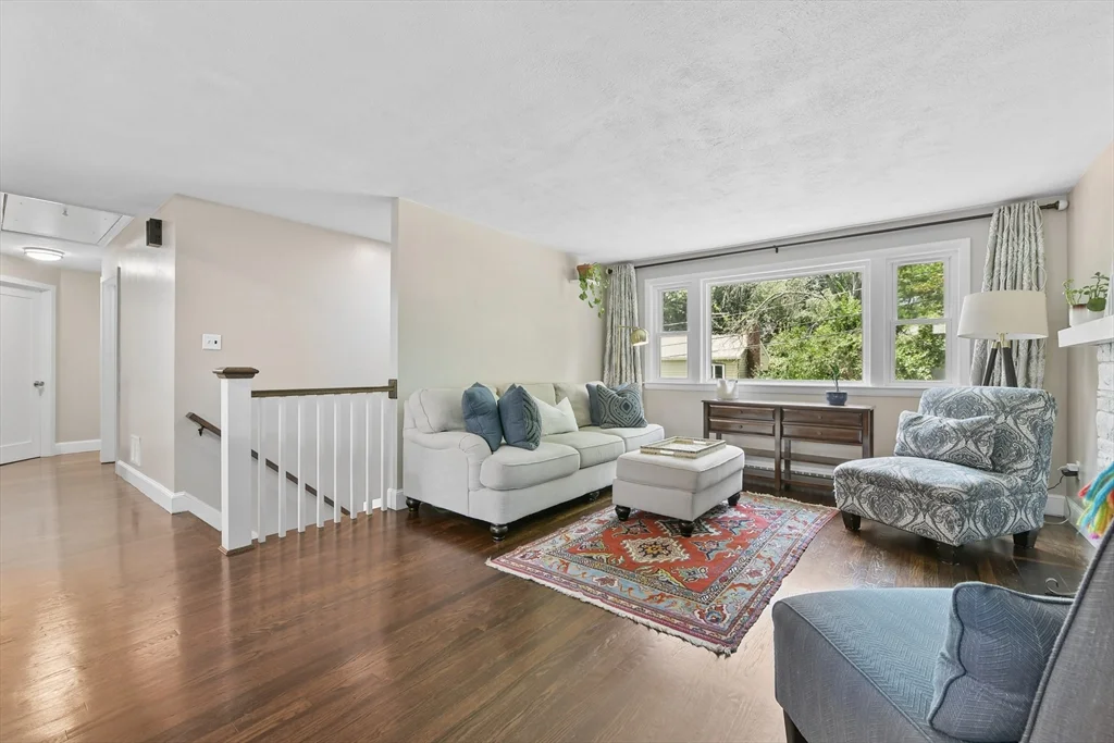 3 bed, 2 bath apartment for rent at 55 Stone Rd, Arlington — photo 3 of 32