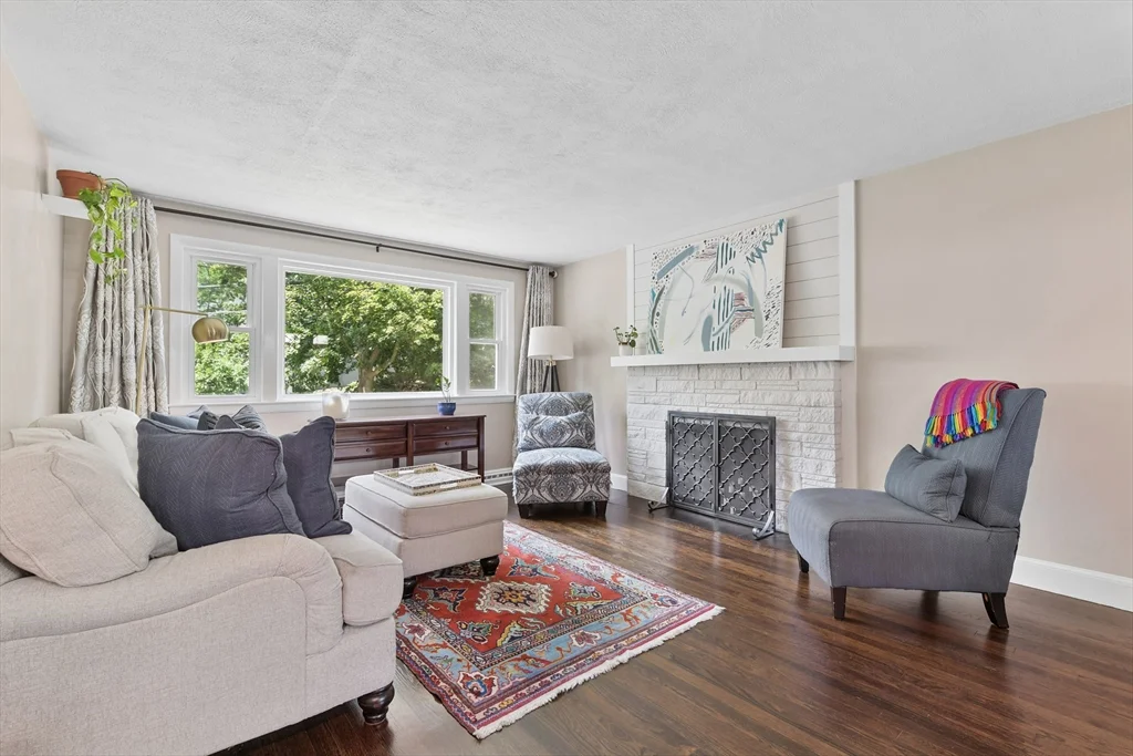 3 bed, 2 bath apartment for rent at 55 Stone Rd, Arlington — photo 1 of 32