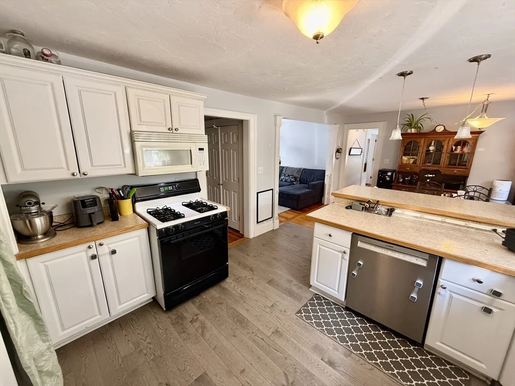 2 bed, 1 bath apartment for rent at 55 Storrs Ave Unit 2, East Braintree — photo 3 of 15