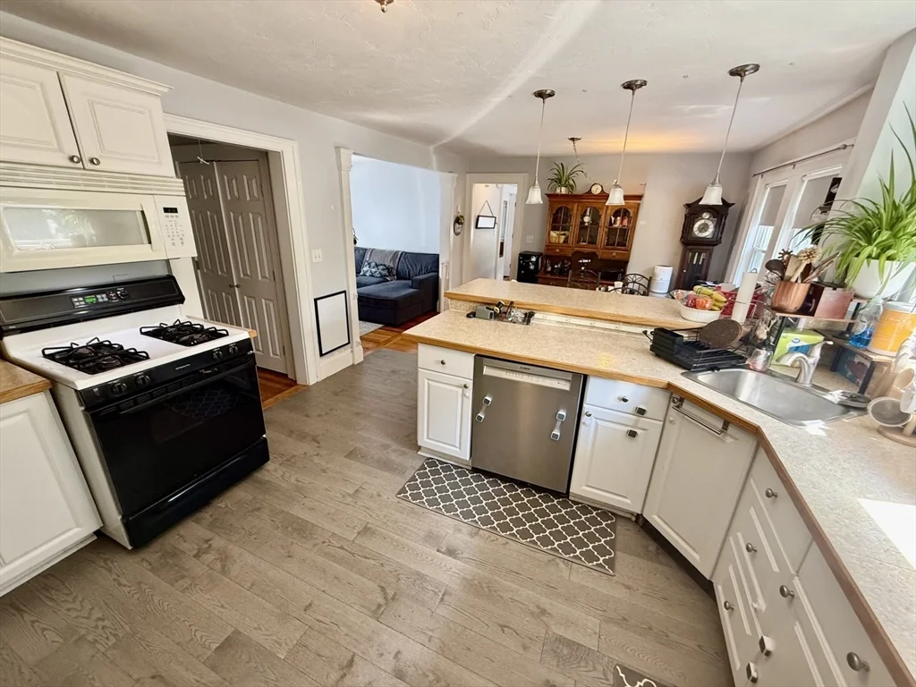 2 bed, 1 bath apartment for rent at 55 Storrs Ave Unit 2, East Braintree — photo 4 of 15
