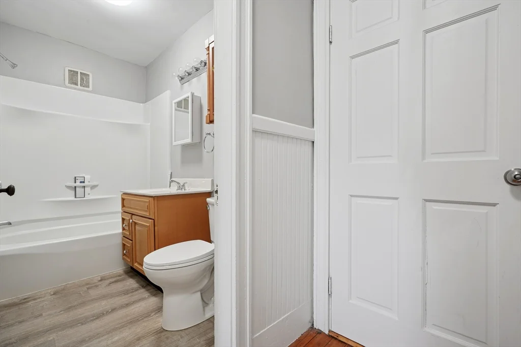 1 bed, 1 bath apartment for rent at 55 Summer St Unit 1, Haverhill — photo 8 of 17