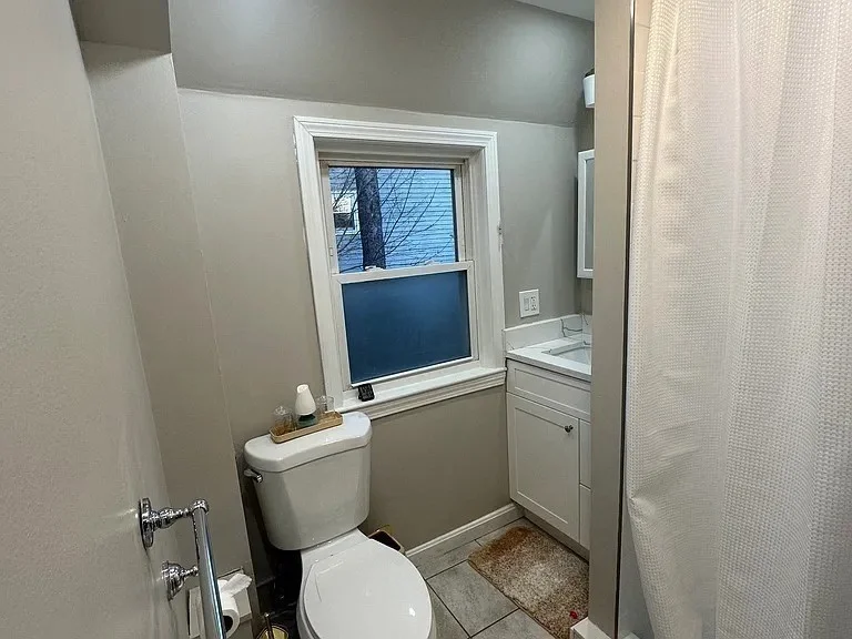 2 bed, 1 bath apartment for rent at 55 Summit St Unit 2, Hyde Park — photo 8 of 12