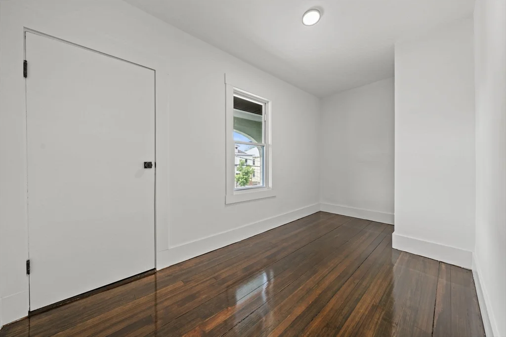 2 bed, 1 bath apartment for rent at 55 Surrey St Unit 1, Glenwood — photo 13 of 24