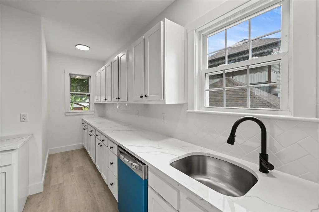 2 bed, 1 bath apartment for rent at 55 Surrey St Unit 1, Glenwood — photo 7 of 24