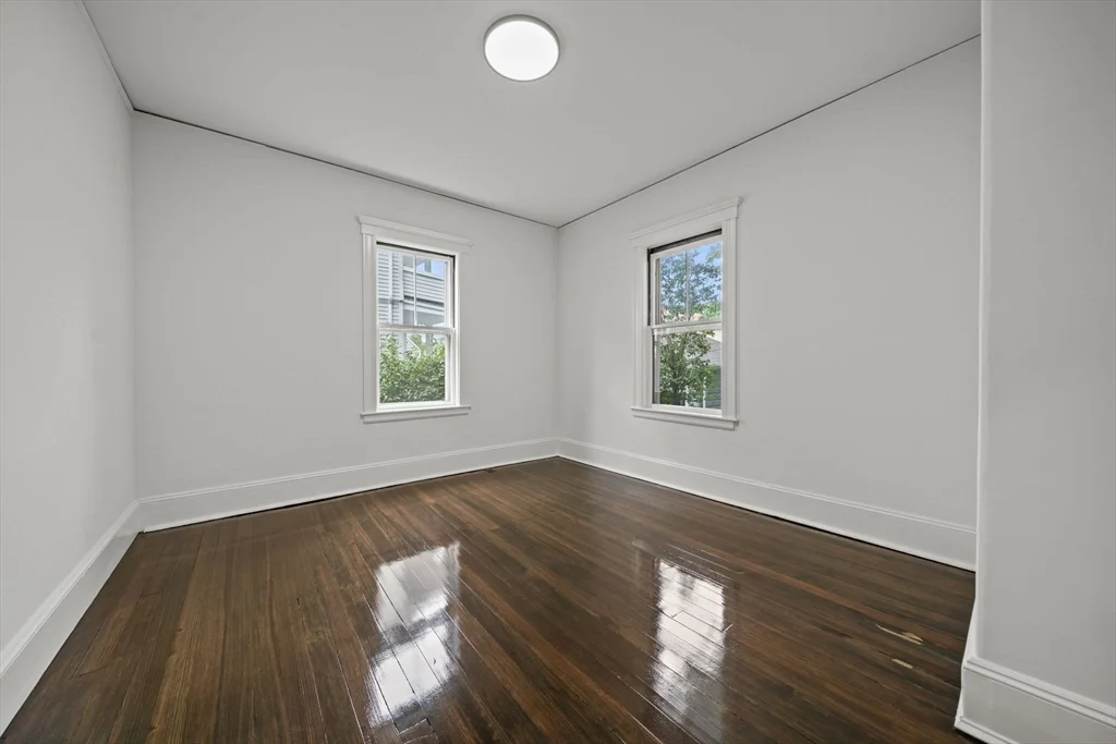 2 bed, 1 bath apartment for rent at 55 Surrey St Unit 1, Glenwood — photo 9 of 24