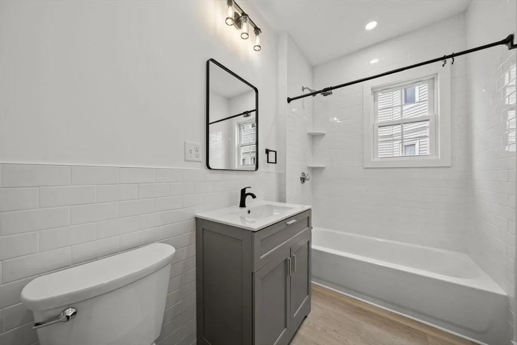 2 bed, 1 bath apartment for rent at 55 Surrey St Unit 1, Glenwood — photo 12 of 24