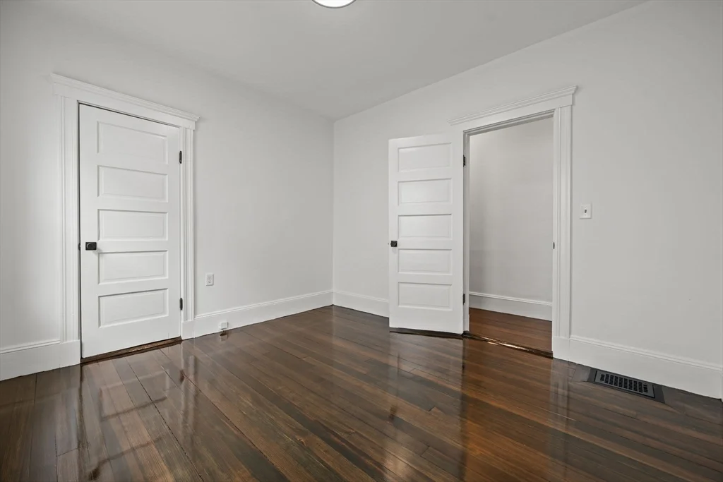 2 bed, 1 bath apartment for rent at 55 Surrey St Unit 1, Glenwood — photo 11 of 24