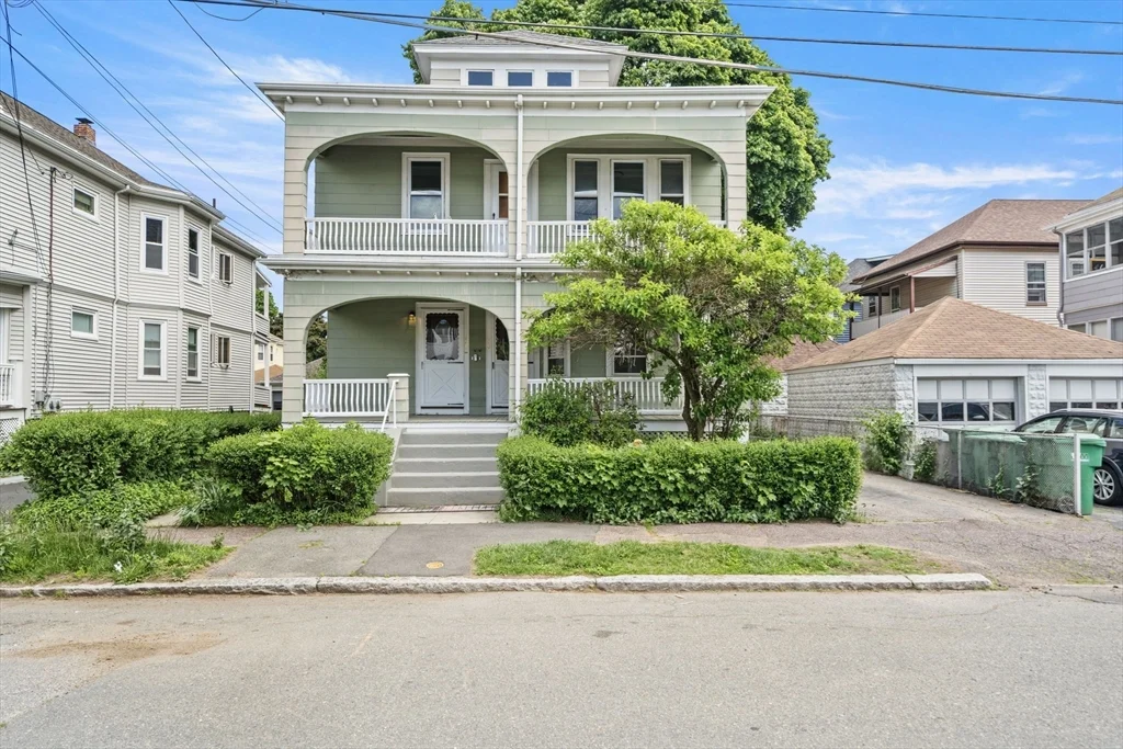 2 bed, 1 bath apartment for rent at 55 Surrey St Unit 1, Glenwood — photo 1 of 24