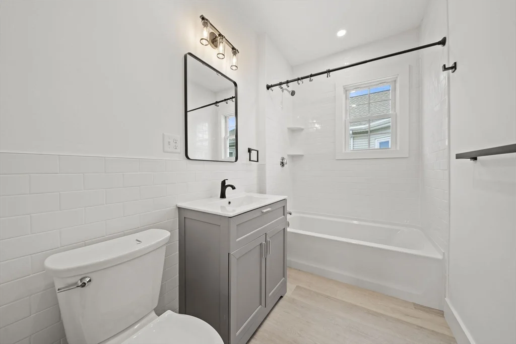 2 bed, 1 bath apartment for rent at 55 Surrey St Unit 1, Glenwood — photo 15 of 24